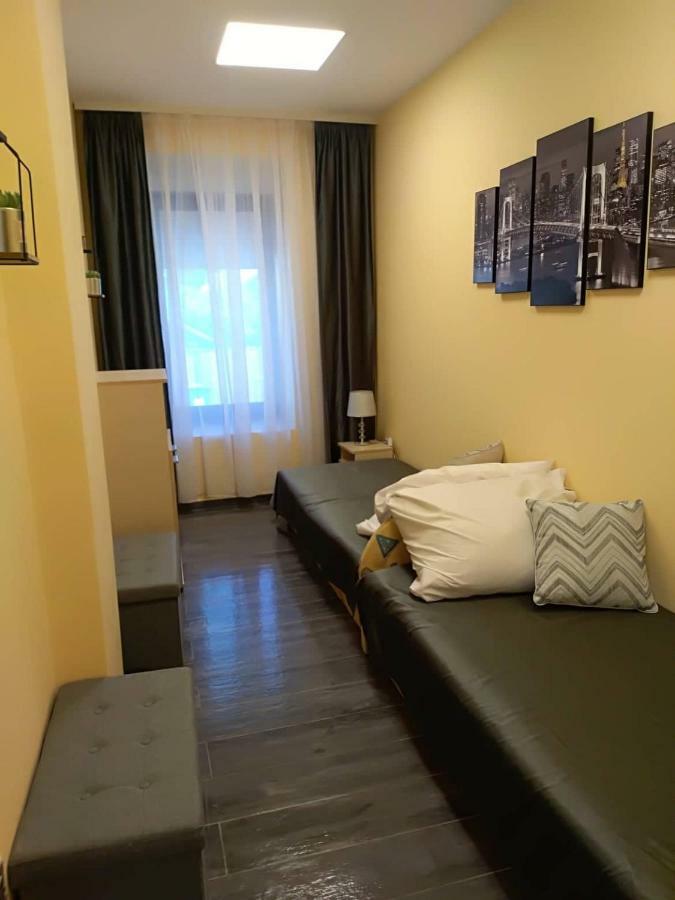 Hotel Alma Vendégház à Veszprém Extérieur photo