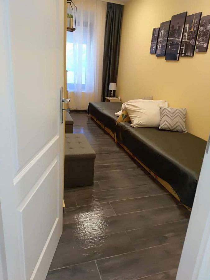 Hotel Alma Vendégház à Veszprém Extérieur photo