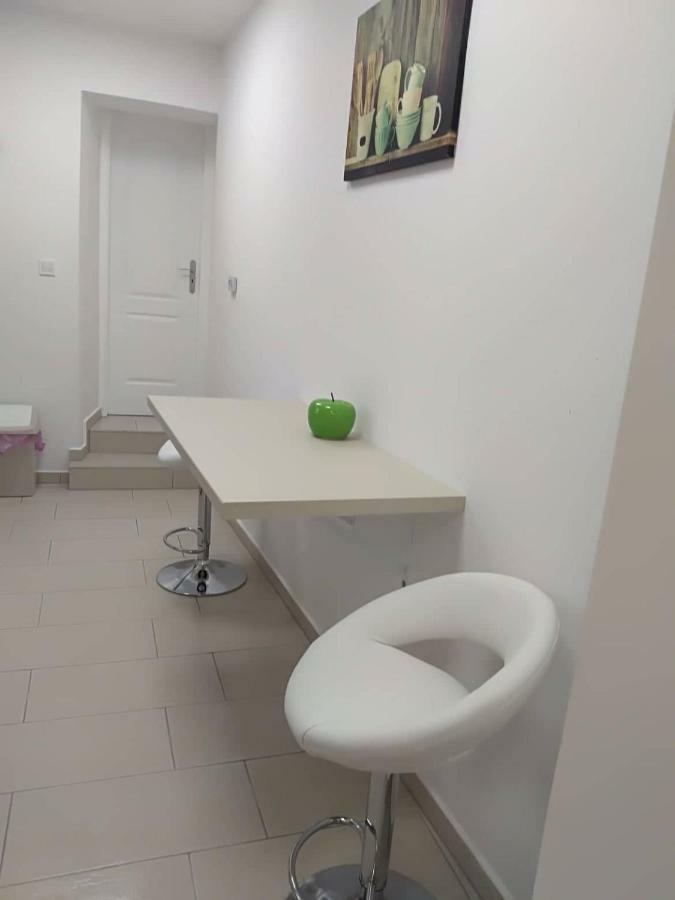 Hotel Alma Vendégház à Veszprém Extérieur photo
