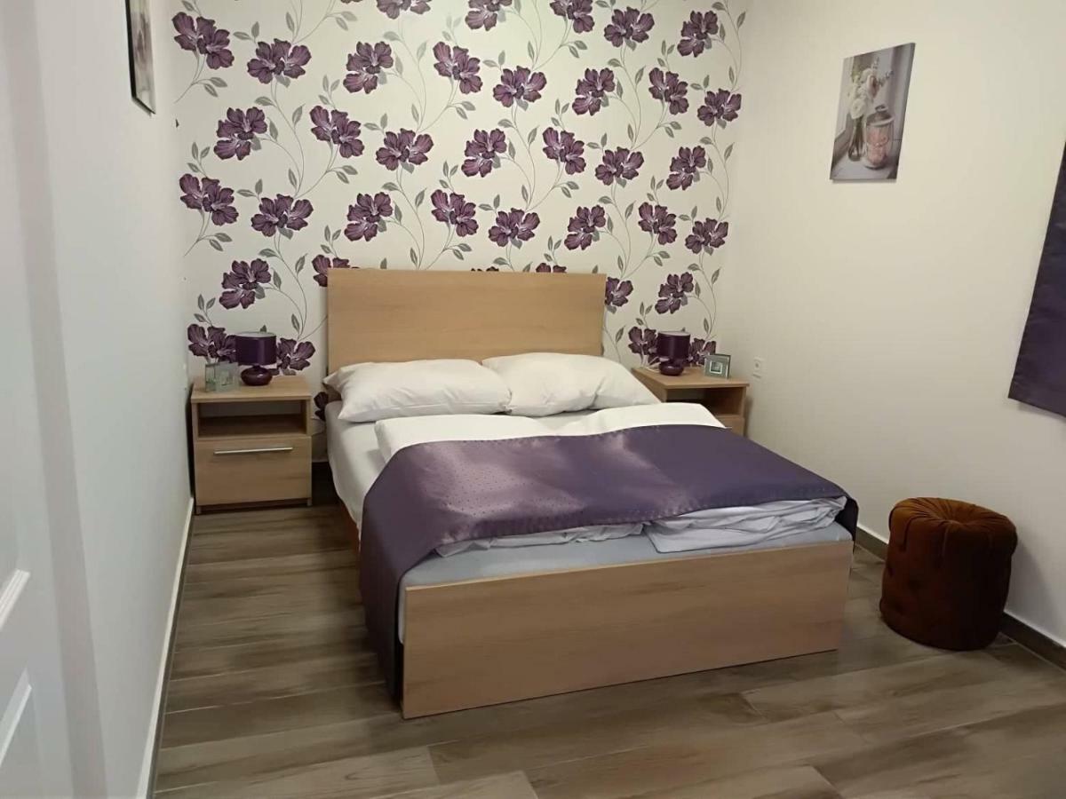 Hotel Alma Vendégház à Veszprém Extérieur photo